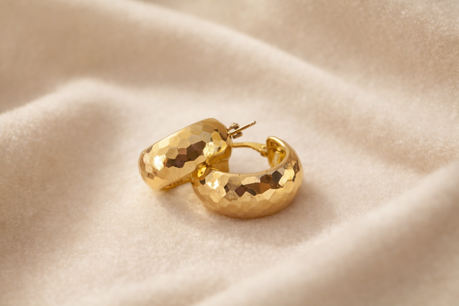 Facet Glow Earrings